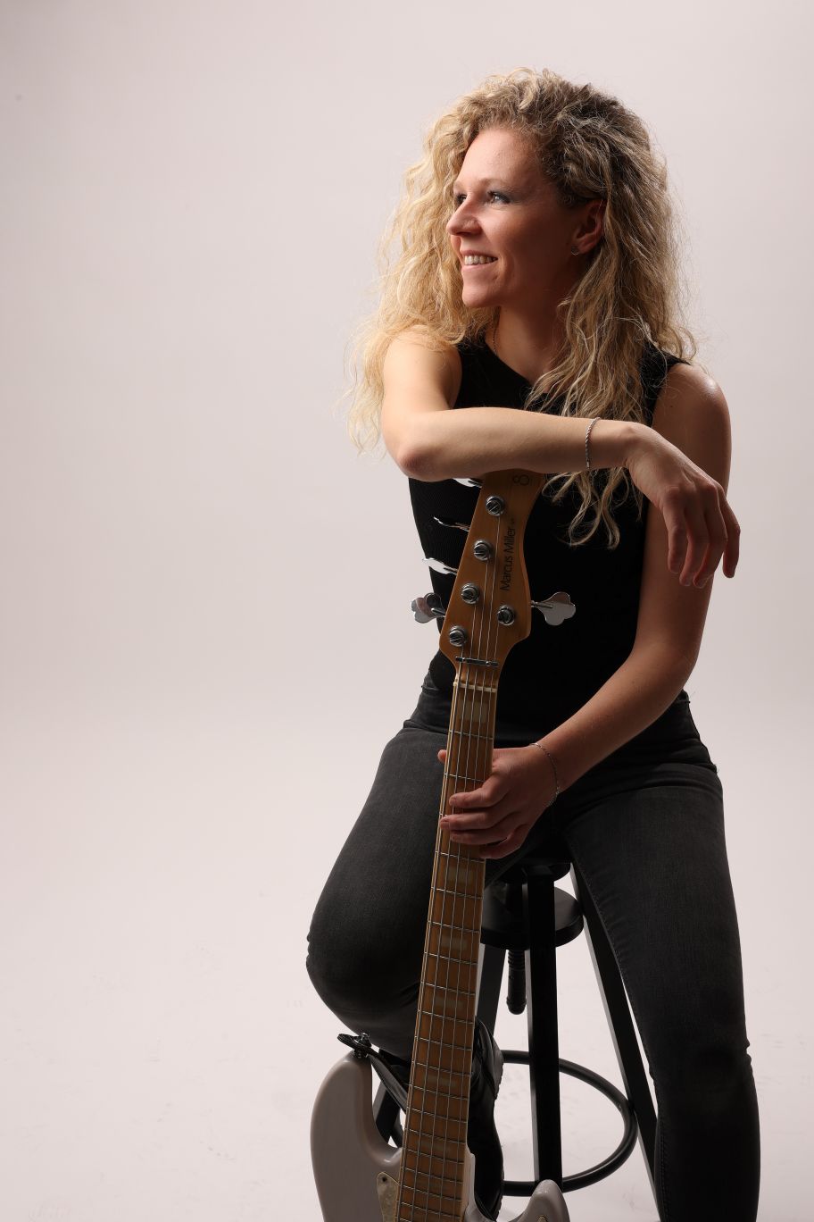 Larissa - Bass